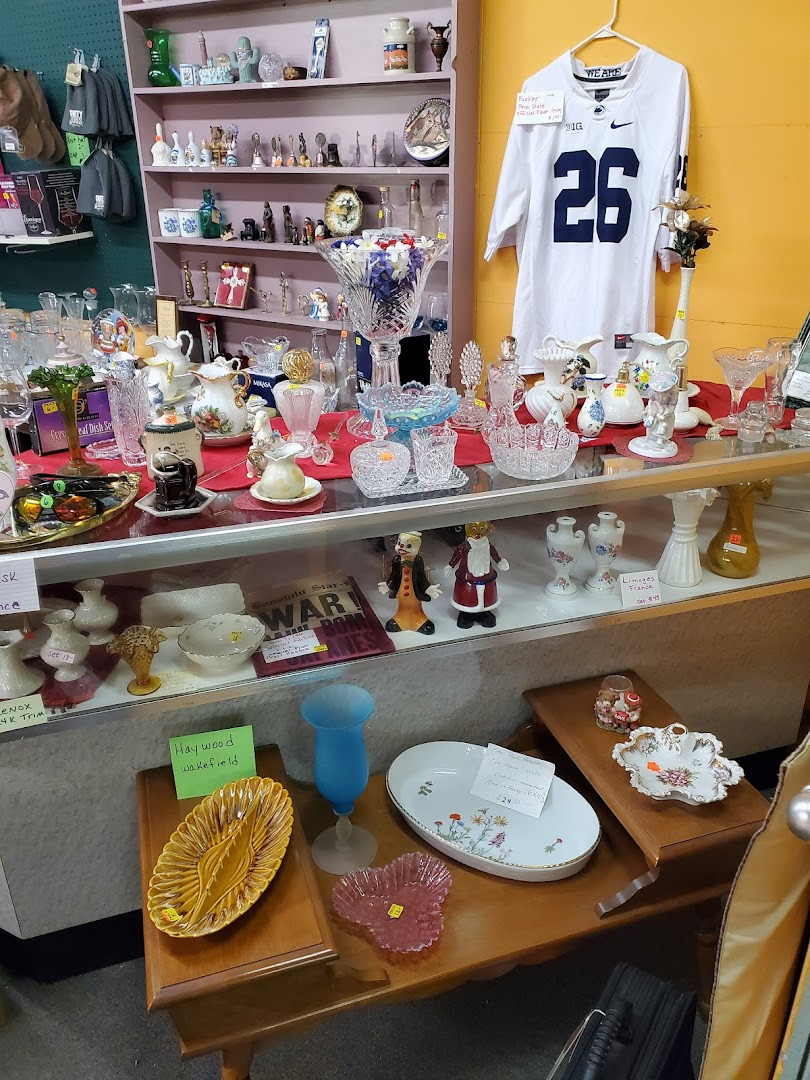 The Warehouse Shoppes &amp; Flea Market