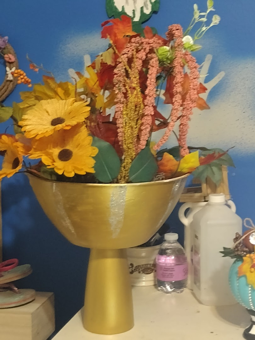 Linda's Uniques