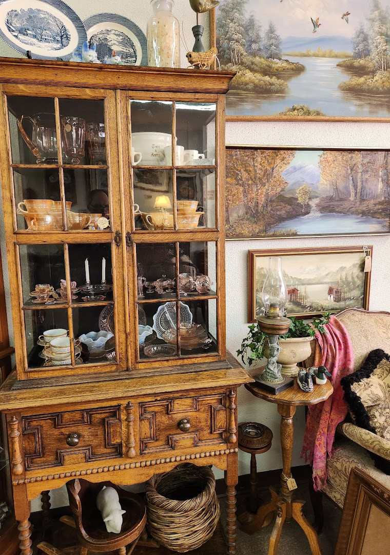 103 Vintage Market