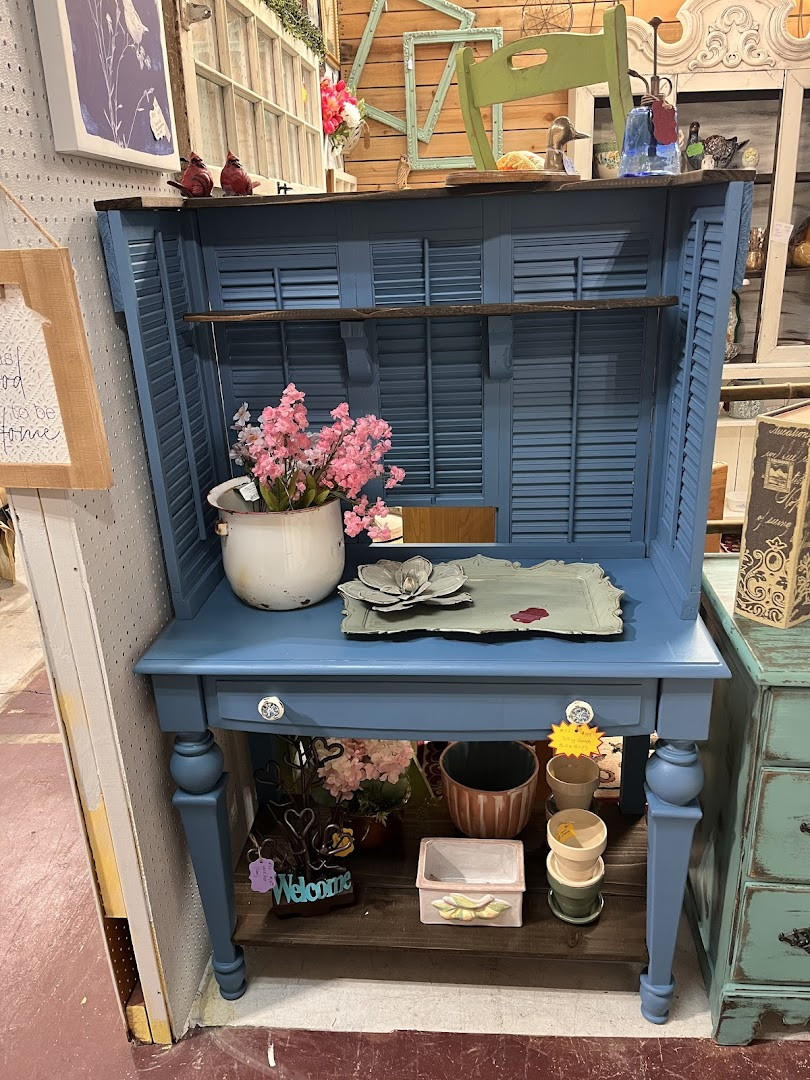 Kiehl Avenue Flea Market