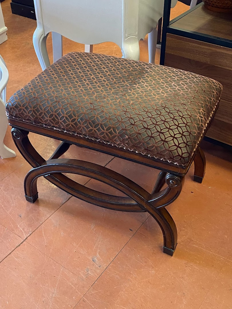 La. Rustic Treasures &amp; Antiques