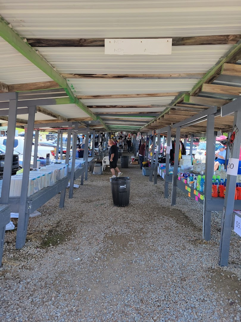 Clarksville Outdoor Flea Market