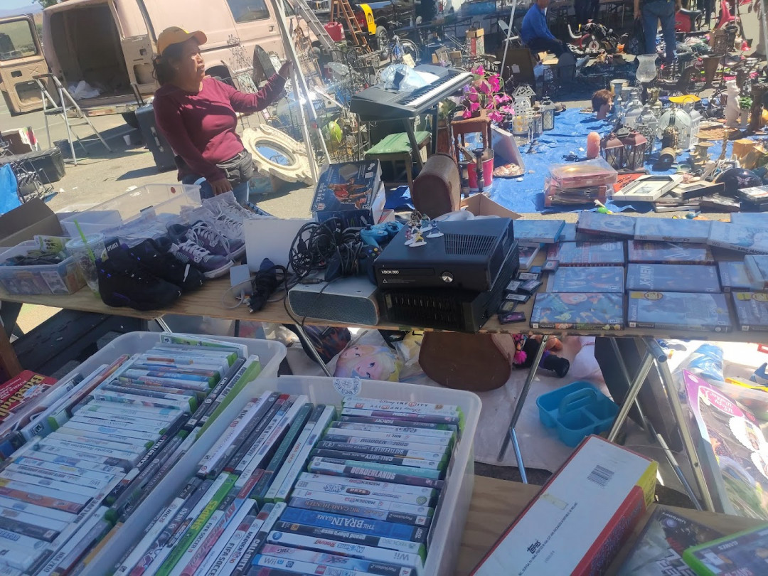 The Santa Clarita Swap Meet @ The Saugus Speedway