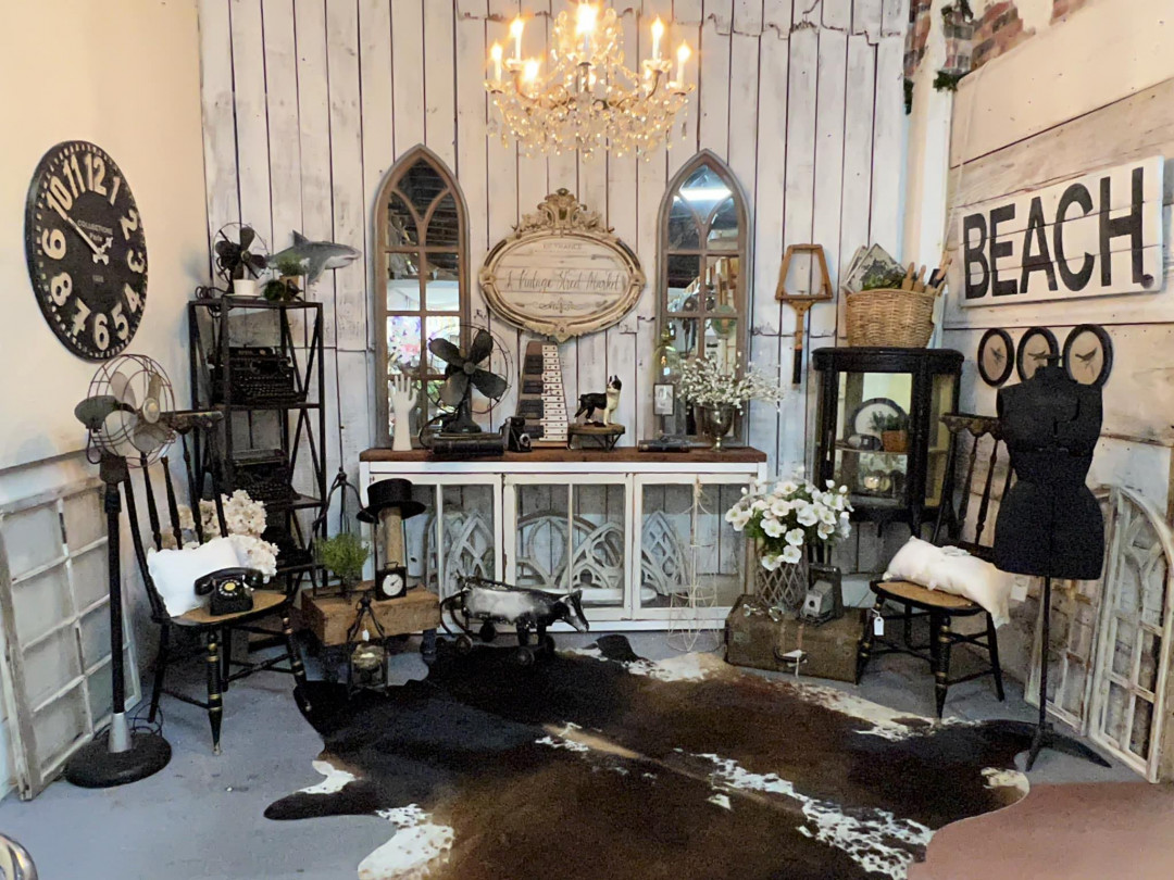 Defrance Antiques On Beal