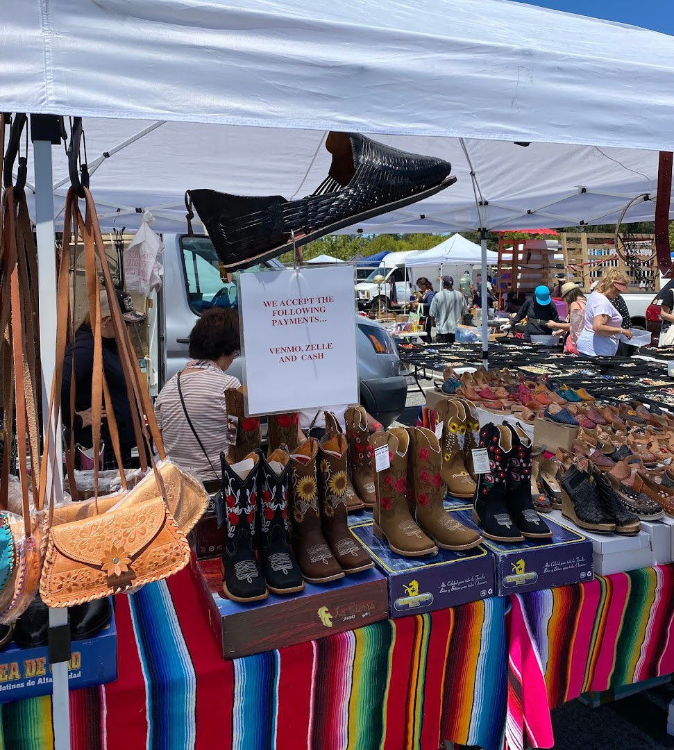 De Anza College Flea Market / DASG Flea Market