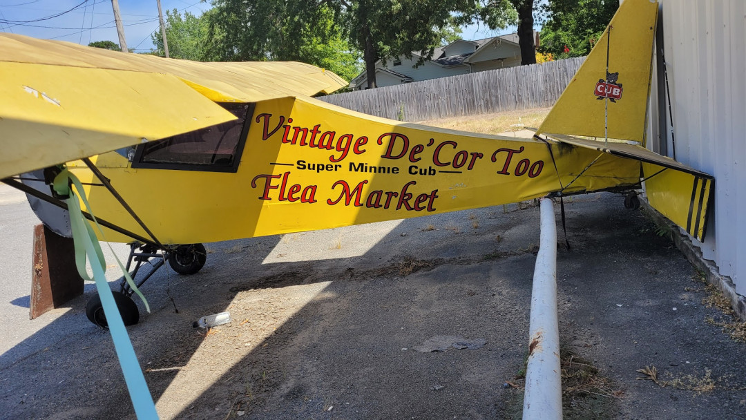 Vintage De'Cor Too Flea Market