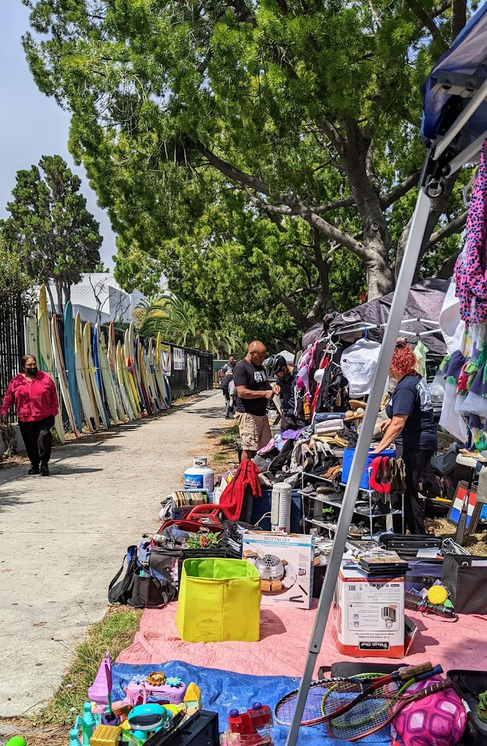 Venice Antiques &amp; Collectibles Flea Market