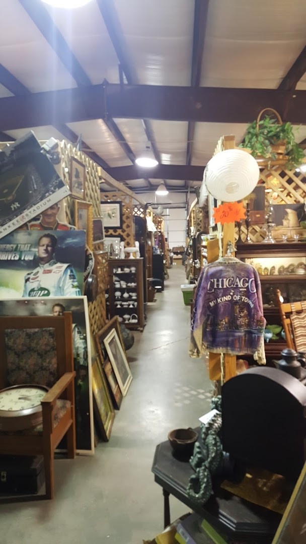 The Mall Vintage Fleamarket and Antiques