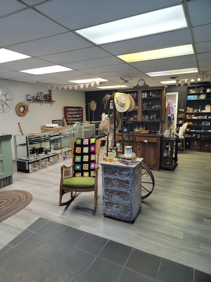 Junkin Treasures Flea Market