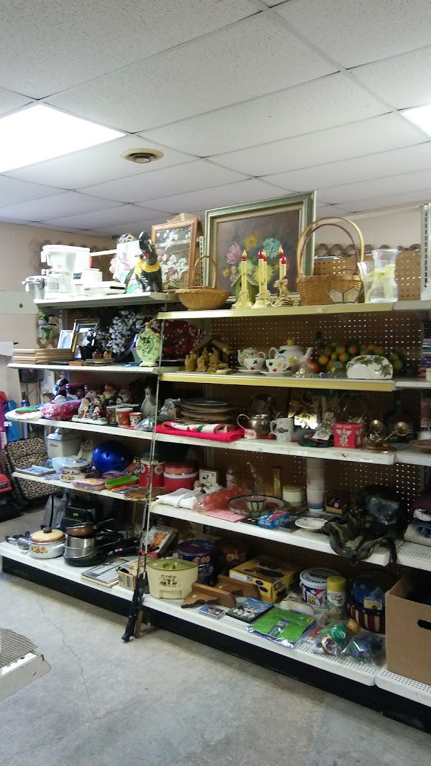 Trinkets &amp; Treasures Flea Market