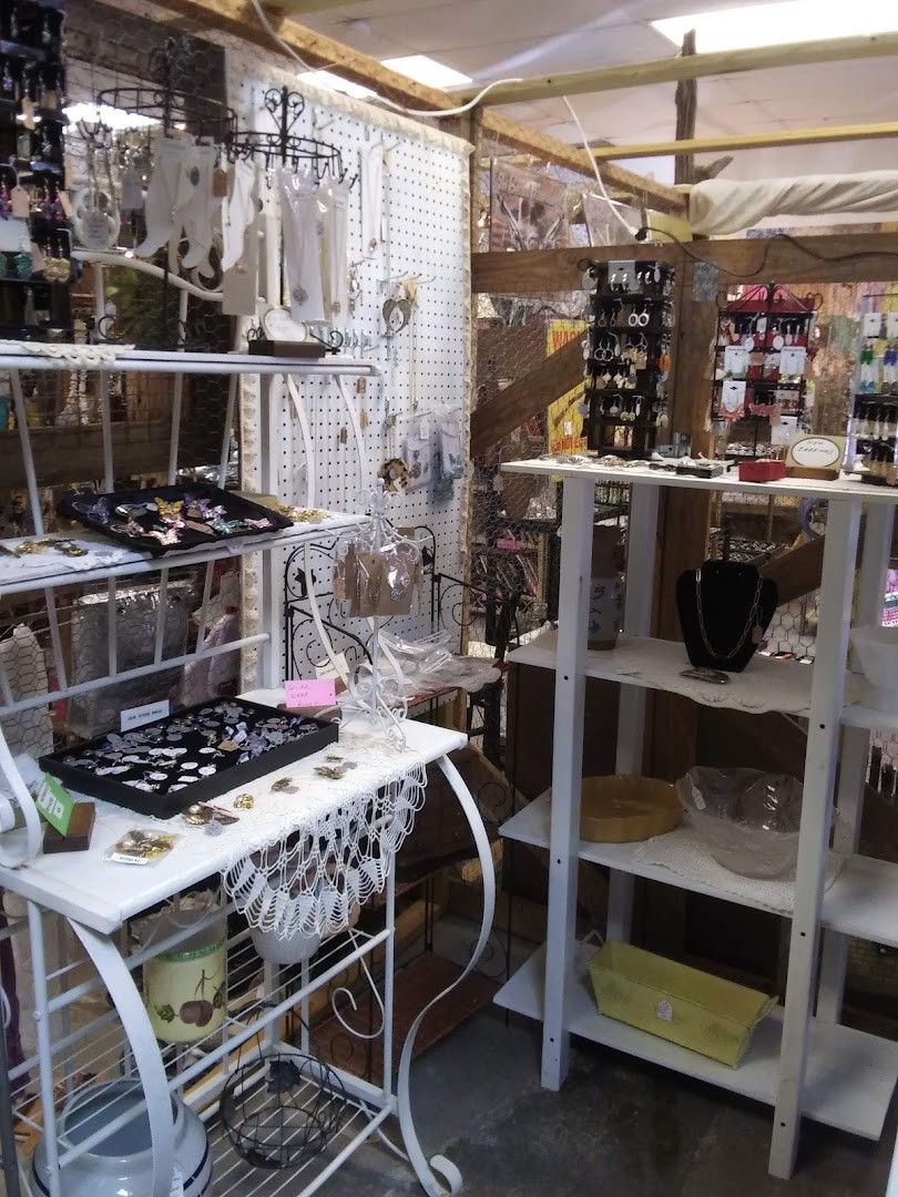 3 Cousins Treasures Flea Market