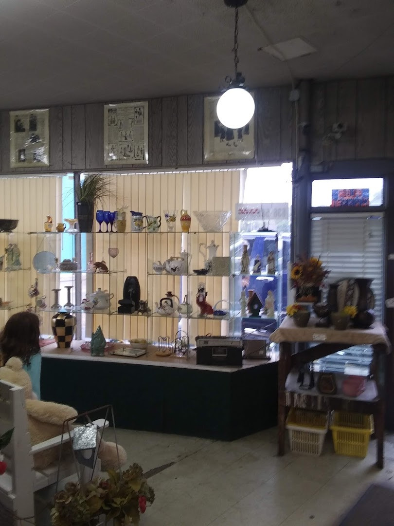 Redfield's Flea Market