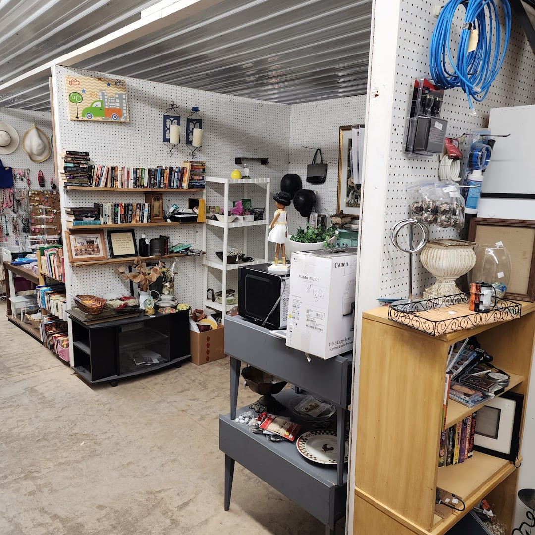 Hidden Treasures Flea Market &amp; Antiques