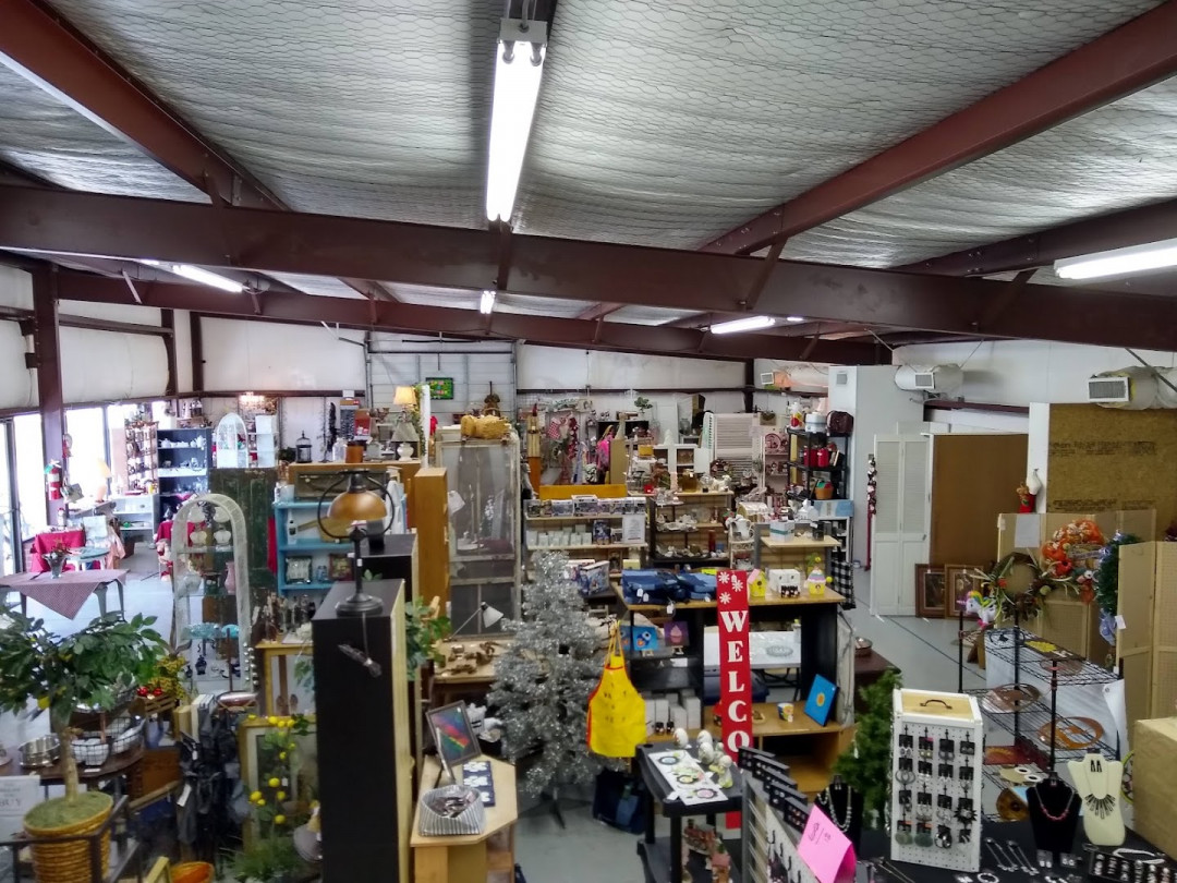 Beezy Beez Mercantile &amp; Flea Market