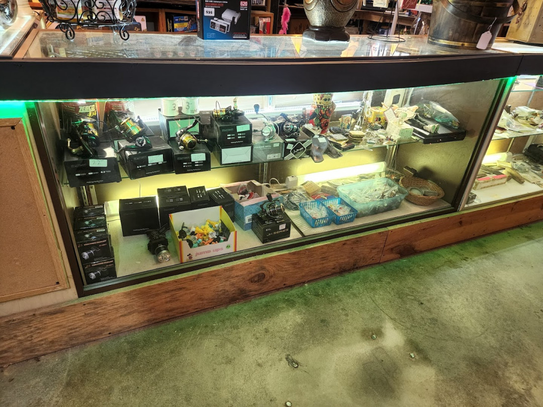 Crossroads Emporium Flea Market