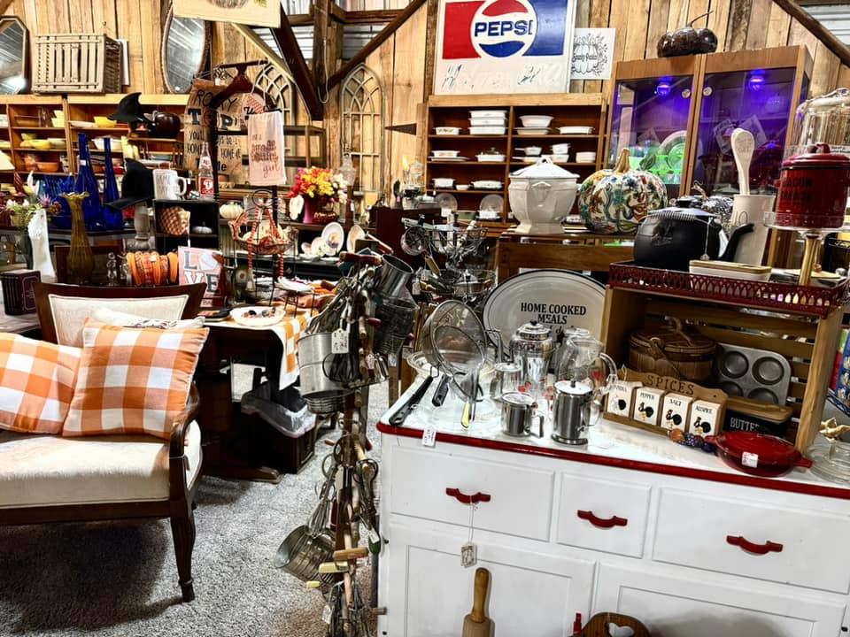 Picker's Paradise Antique Vendors Market