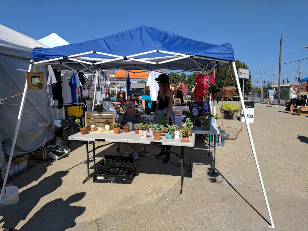 The Flea Off Market