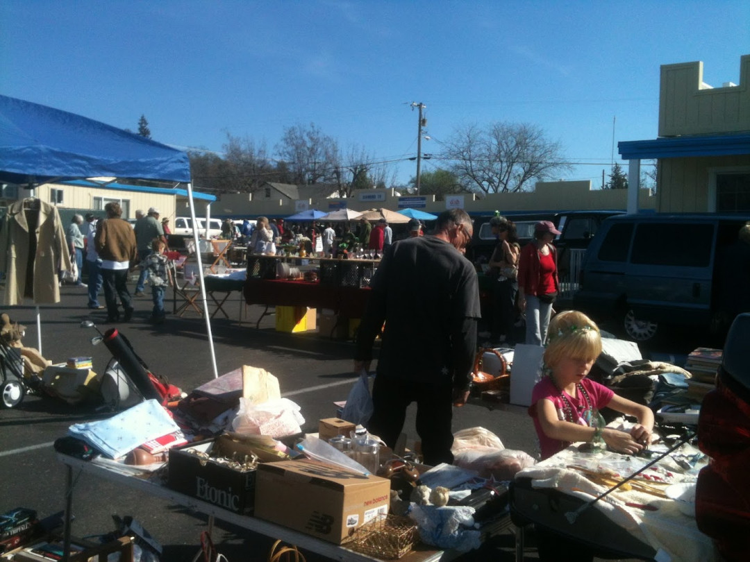 Diamond Springs Flea Market