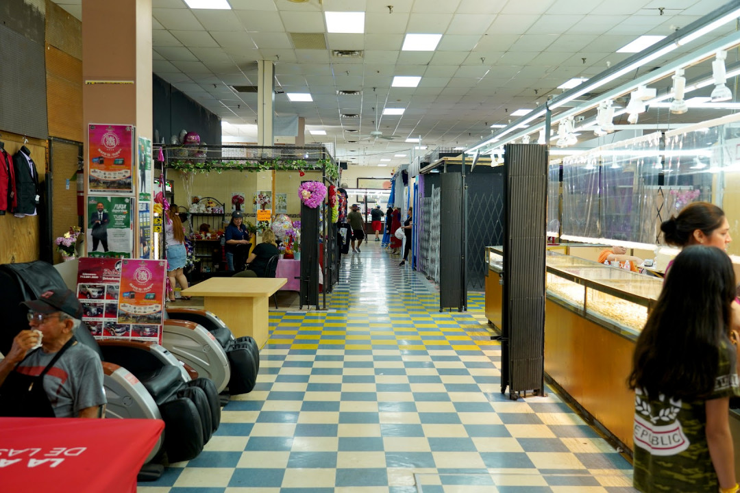 Pasadena Indoor Flea Market