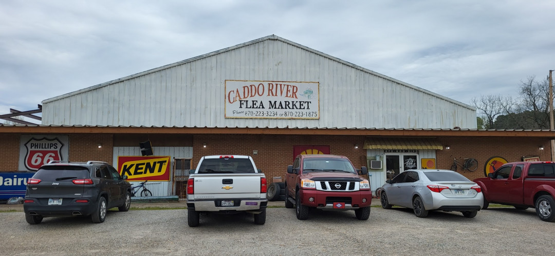 Viks Caddo River Flea Market
