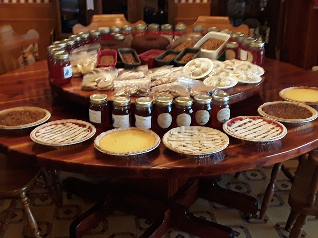 Nell's Kitchen &amp; Flea Market