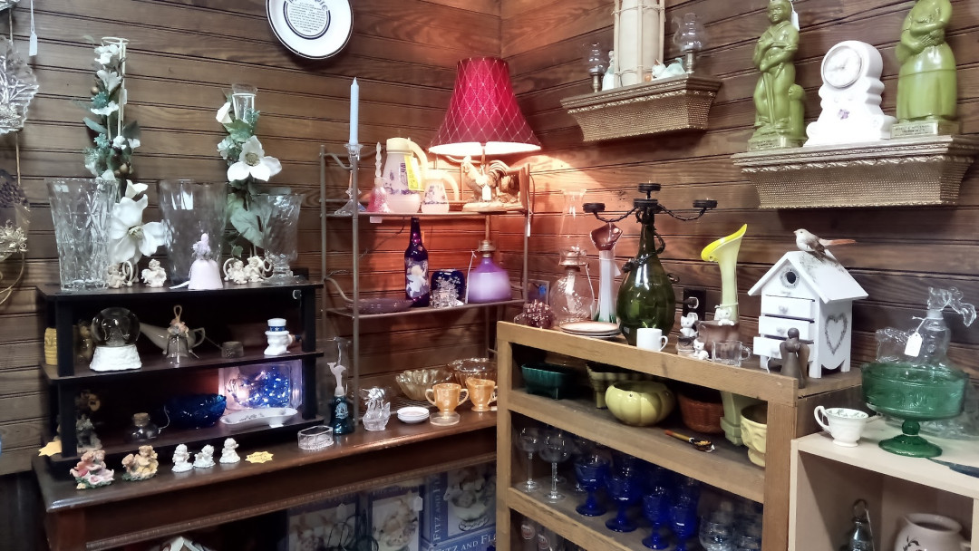 Dawn's New Beginnings resale and consignment Flea Market