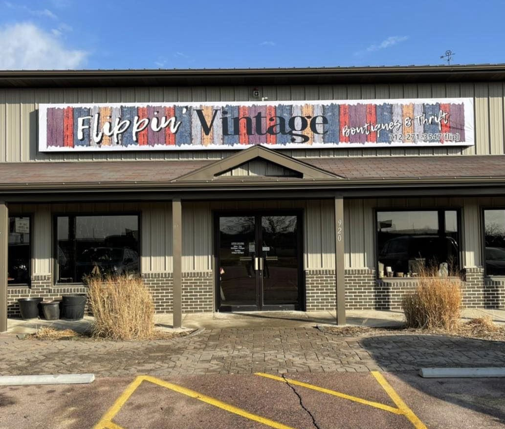Flippin Vintage Boutiques & Thrift Flippin Vintage Boutiques & Thrift