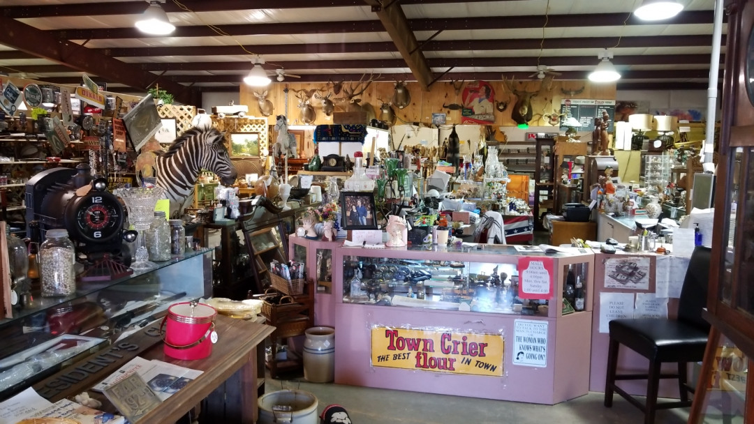 The Mall Vintage Fleamarket and Antiques