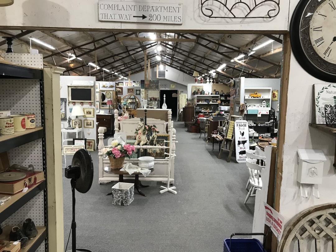 The Flying Pig Vintage Flea and Trade Days