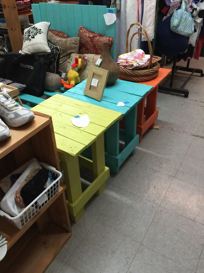 Dianna's Flea Market