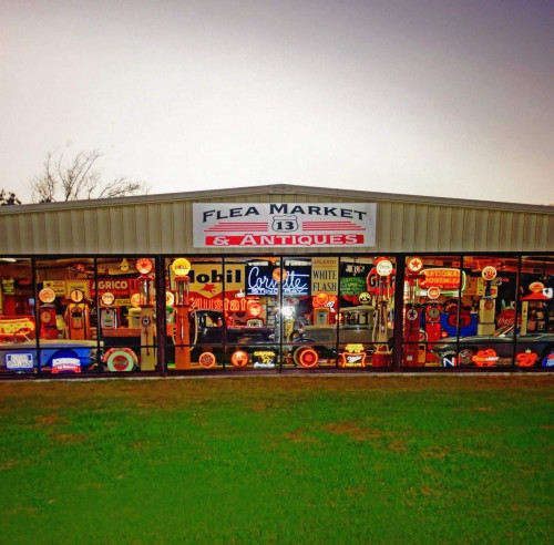 Flea Market 13 Antiques & Used Furniture
