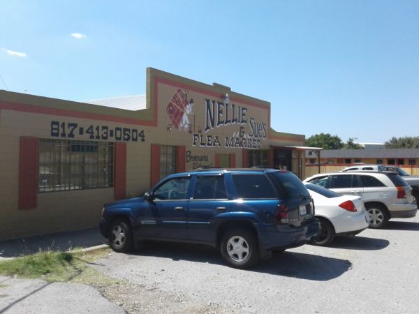 Nellie & Sue's Flea Market
