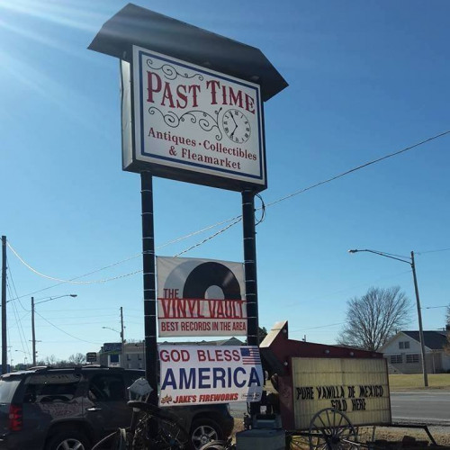 Past Time Antiques and Flea Market