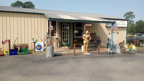Dawn's New Beginnings resale and consignment Flea Market