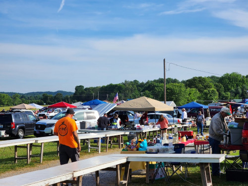 Luke's Town & Country Flea Market